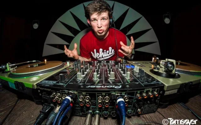 Zakladatel Gangster Trippin Dj HellSmith bude na březnové akci slavit narozeniny