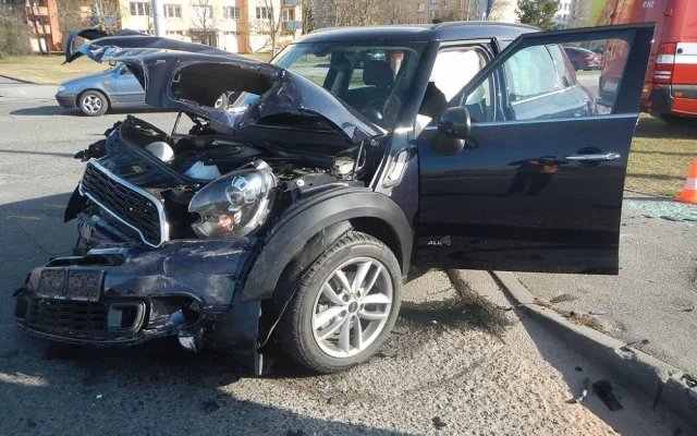 Havarovaný Mini Cooper