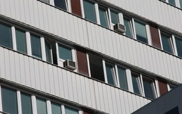 Hromosvod, po kterém pachatel prchal z Polikliniky Jih
