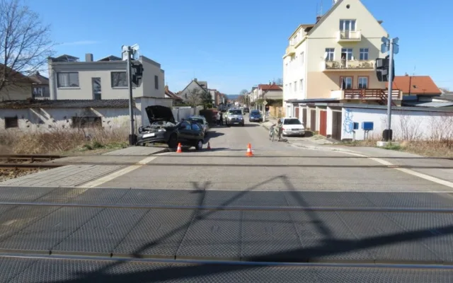 Železniční přejezd v ulici Ludvíka Kuby