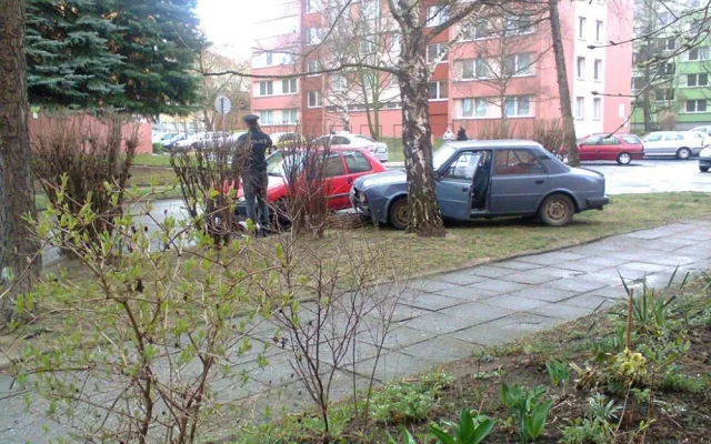 Po nehodě policisté povedený pár zatkli