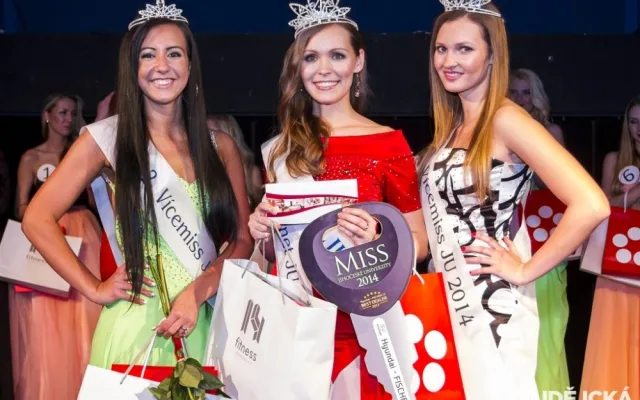 Tři nejkrásnějších studentky Jihočeské univerzity pro rok 2014
