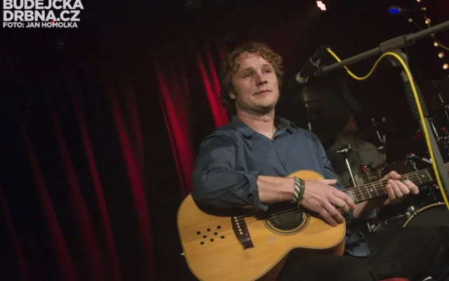 Akustický koncert kapely Wohnout v Café klubu Slavie