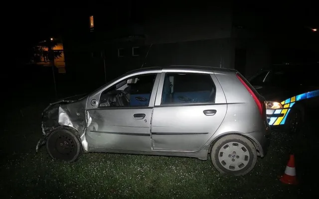Fiat Punto opilého řidiče, který z místa nehody ujížděl