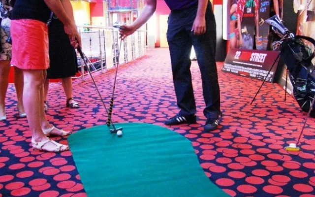 Na Dámské jízdě se hrál i golf