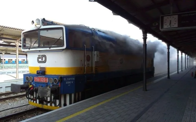 Požár lokomotivy na českobudějovickém vlakovém nádraží