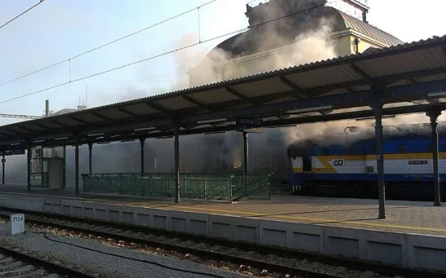 Požár lokomotivy na českobudějovickém vlakovém nádraží