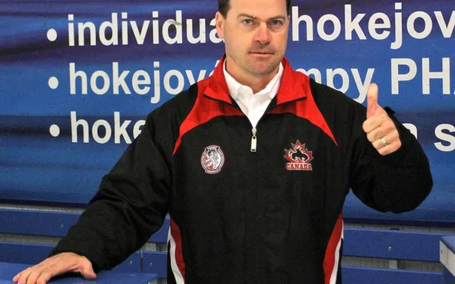 Kouč Kevin Porter šel po zápase podat ruku všem budějckým hráčům