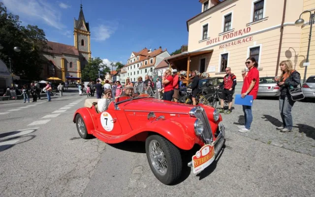 Časová kontrola v Hluboké nad Vltavou. Foto Dalibor Benych