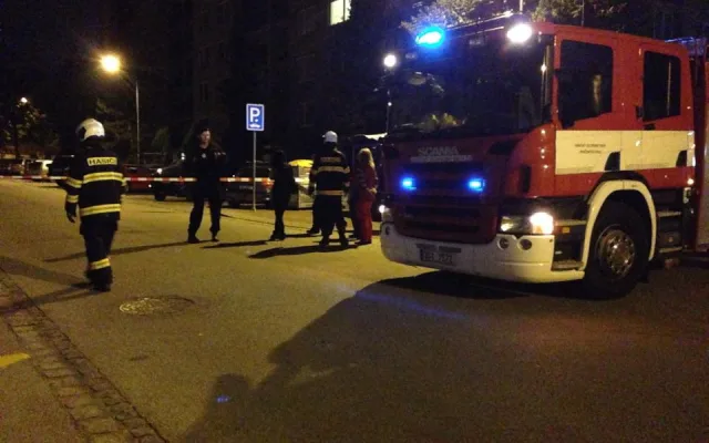 Zásah policistů a hasičů v Lipenské ulici