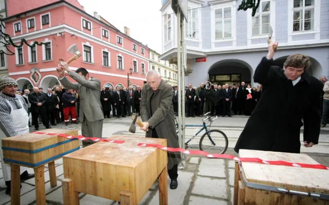 Sekání pásky 5. prosince 2007