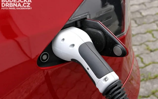 Dobíjení elektromobilu