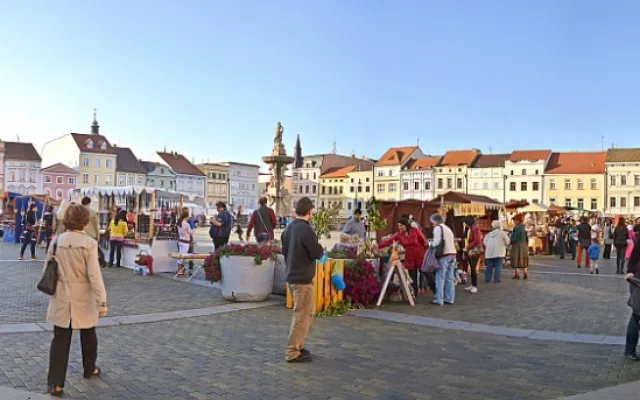Švestkové trhy na náměstí Přemysla Otakara II.
