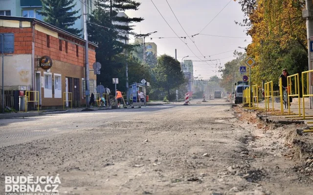Oprava asfaltového povrchu v ulici Oskara Nedbala