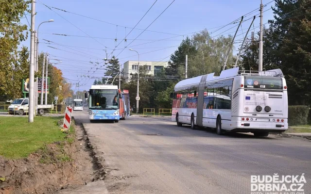 Oprava asfaltového povrchu v ulici Oskara Nedbala