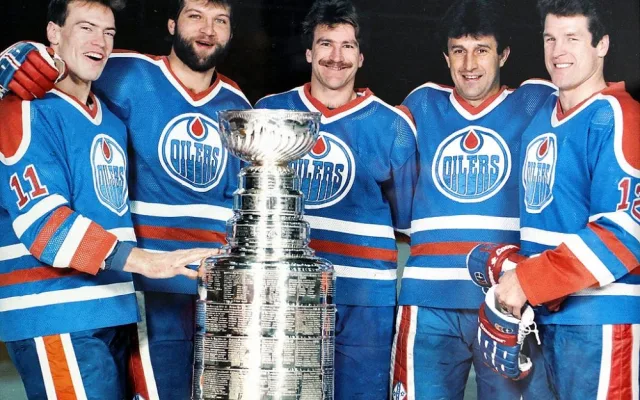 Hvězdná sestava - zleva Mark Messier, Dave Semenko, Glen Anderson, Jaroslav Pouzar a Dave Hunter