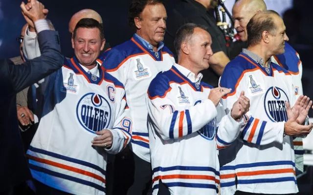 V Edmontonu se po 30 letech setkal hvězdný tým v čele s Waynem Gretzkym