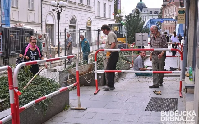 Stavební práce probíhaly v ulici Doktora Stejskala od poloviny září