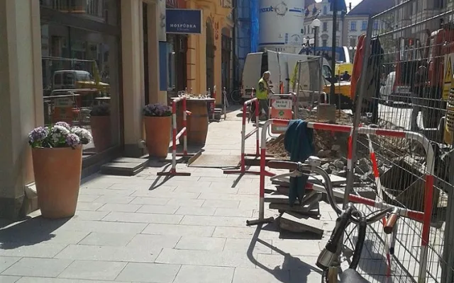 Stavební práce probíhaly v ulici Doktora Stejskala od poloviny září
