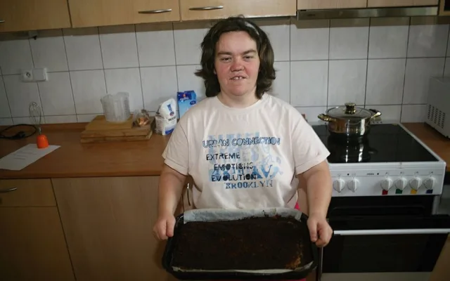 Paní Žáčková upekla koláč