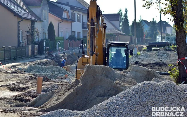 Stavba v Plavské nabírá zpoždění