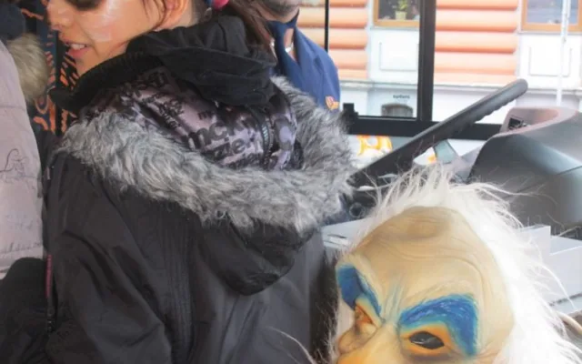 Halloweenský autobus