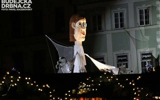 Anděl se prošel kolem náměstí už pojedenácté