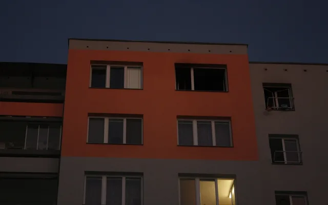 Požár bytu v panelovém domě v ulici Jaroslava Bendy