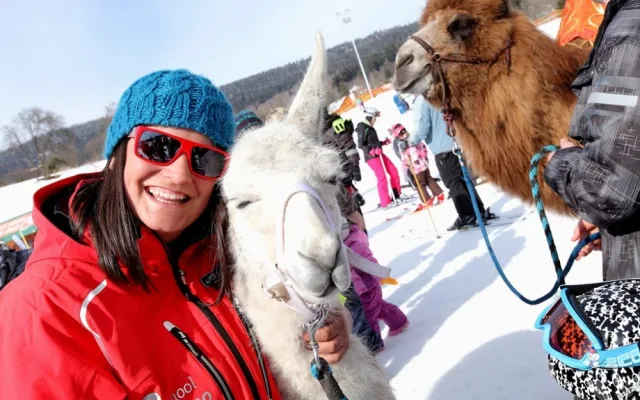Na Lipno v sobotu dorazí velbloud Šajtan a lamák Otík