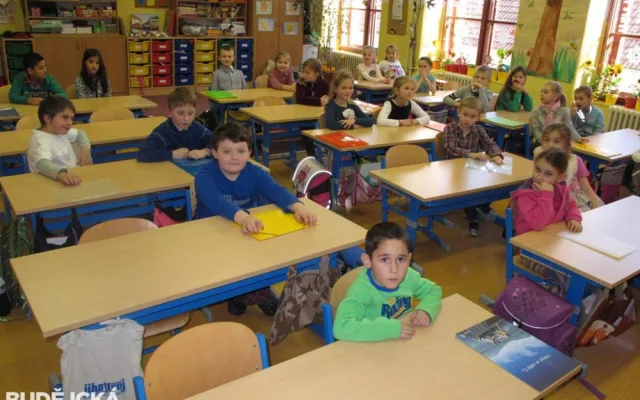 Prvňáčci ze ZŠ Baarova dostali pololetní vysvědčení