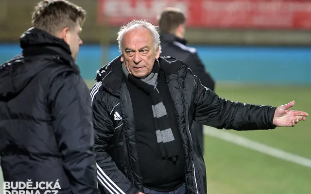 Kouč František Cipro při rozhovoru s Davidem Horejšem