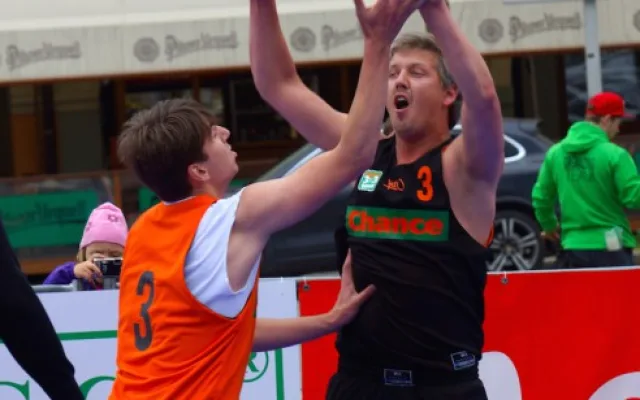 Basketbalová Chance 3x3 Tour 2015 na budějckém náměstí