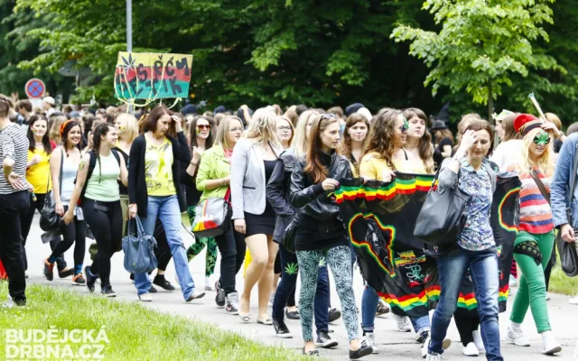 Průvod Budějovického Majálesu 2015