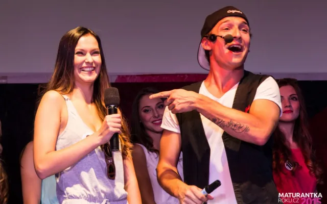 Kristýna Zevlová a Radek Bakalář při finálovém večeru