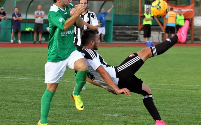 Nůžky Milana Jurdíka, brání jej Jakub Kabele
