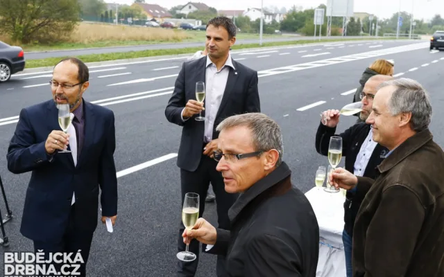 Otevření dalšího úseku zanádražní komunikace