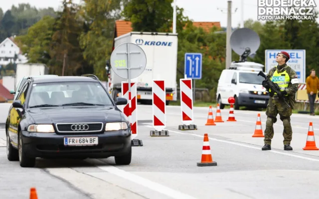 Cvičení policie a armády na hraničním přechodě Dolní Dvoříště