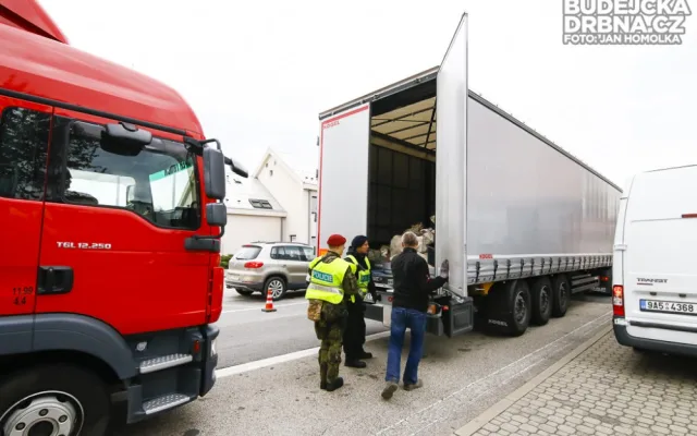 Cvičení policie a armády na hraničním přechodě Dolní Dvoříště