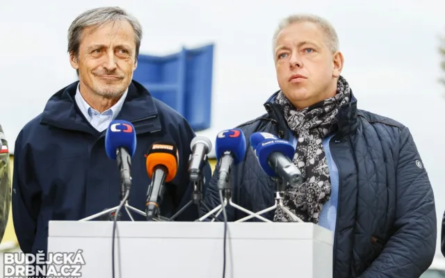 Cvičení policie a armády na hraničním přechodě Dolní Dvoříště