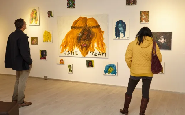 V Galerii Mariánská je k vidění netradiční výstava Bramborový salát