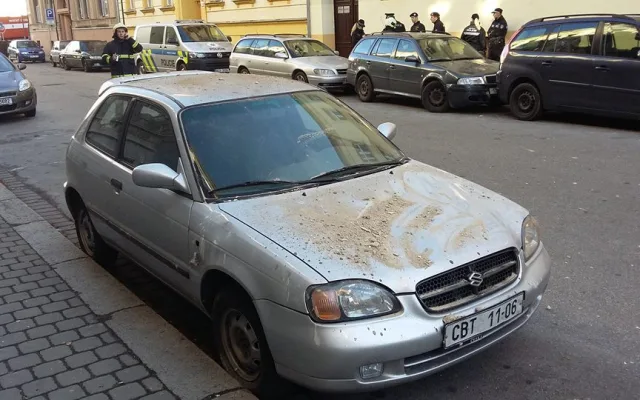 Ulice U Tří lvů uzavřena. Na místě vybuchla plynová bomba