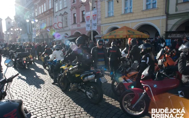 Vánoční motosraz