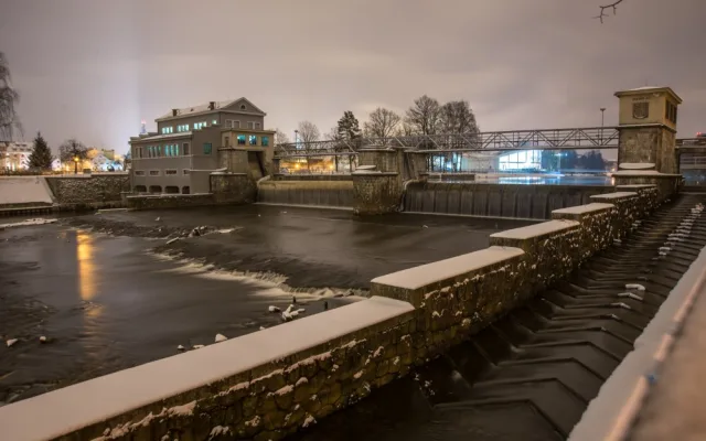 Noční zasněžené České Budějovice