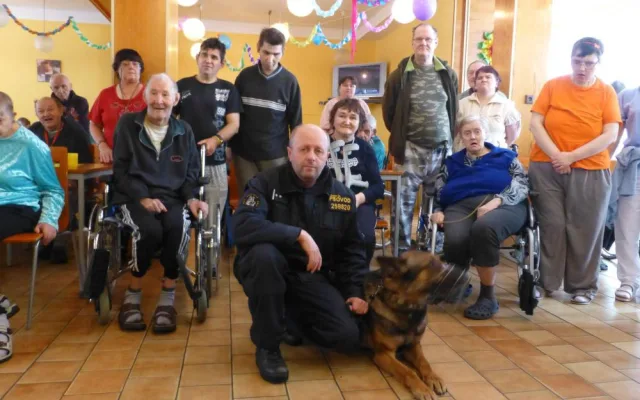 Návštěva policistů v domě Sociální pohoda