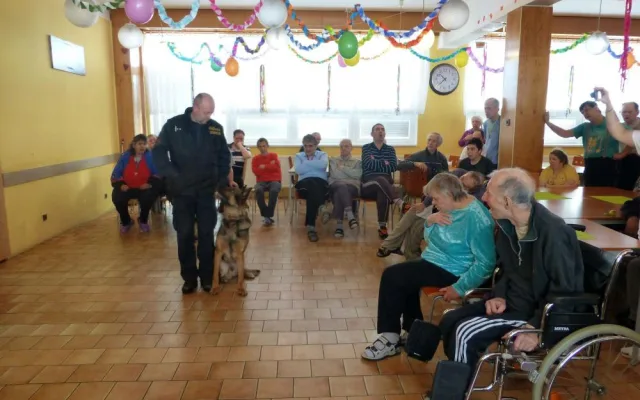 Návštěva policistů v domě Sociální pohoda