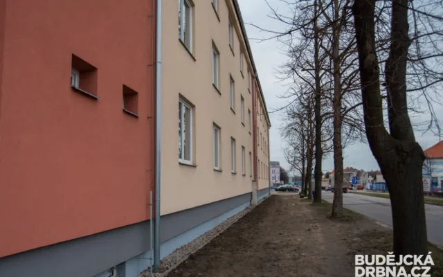 Exteriér bytového domu po rekonstrukci