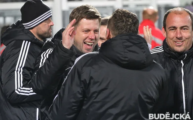 Radost samozřejmě měli i trenéři v čele s Davidem Horejšem (druhý zleva)
