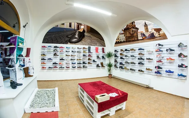 Vivobarefoot