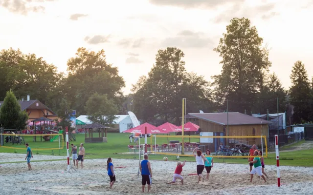 Sportovně relaxační areál v Hluboké nad Vltavou