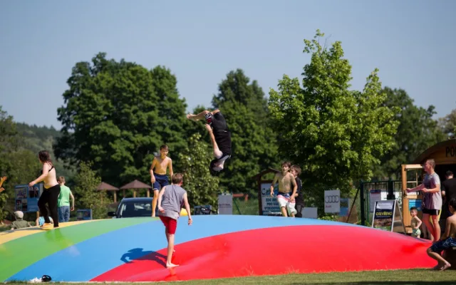 Sportovně relaxační areál v Hluboké nad Vltavou